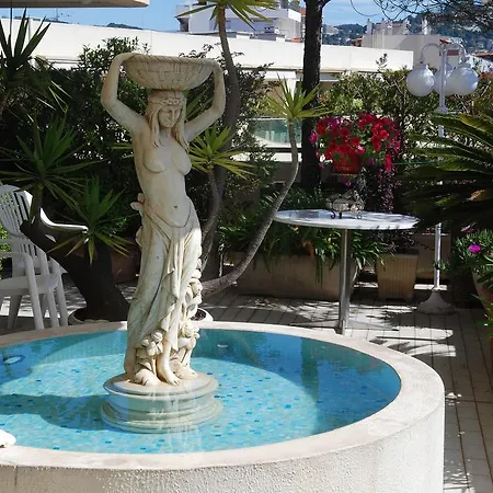 Center * Cannes